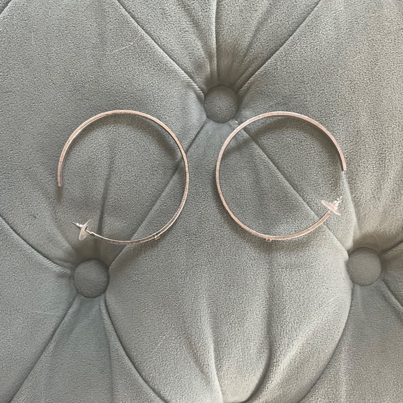 CHANEL hoops - Picture 3 of 8